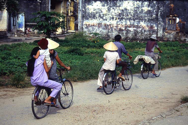 Велосипеды на улочках Хойана. Фото (photo credit): Stephane Gripari , Flickr