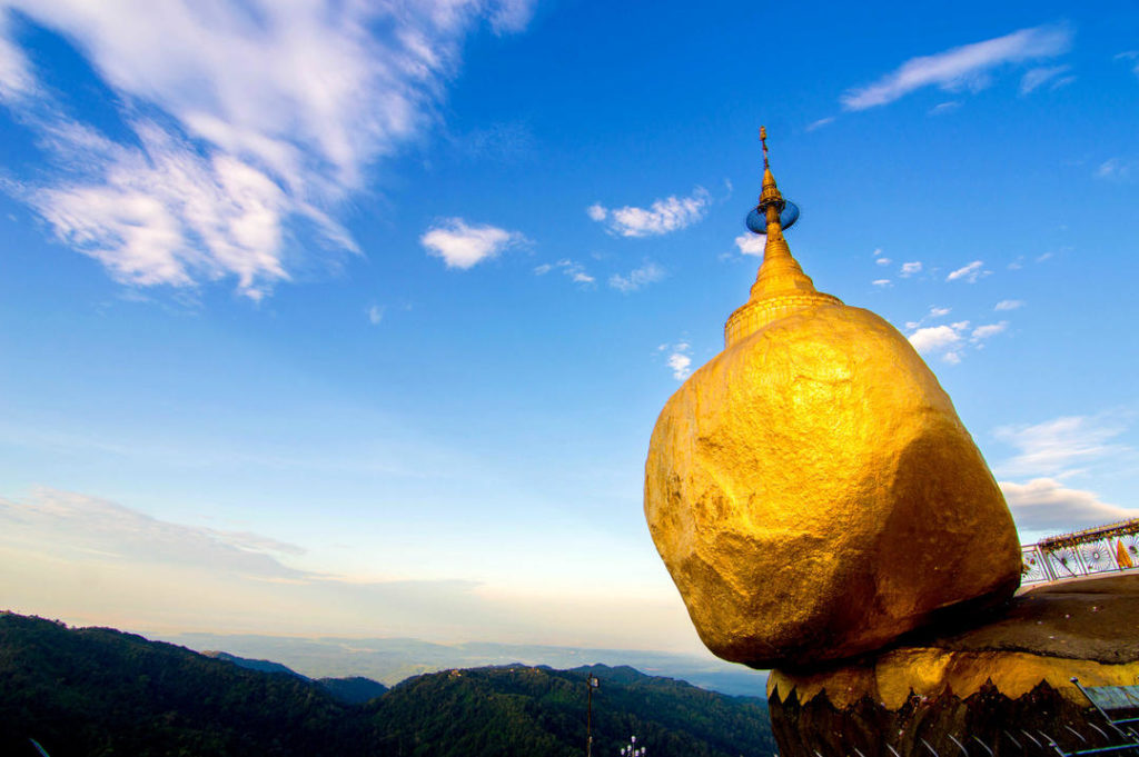 Страны Азии и их столицы. Золотой Камень Будды в Мьянме