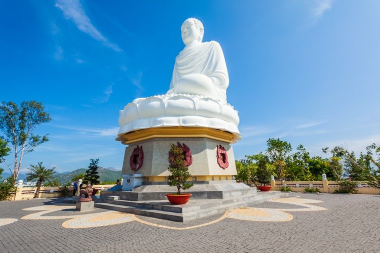 Пагода Лонг Шон и Белый Будда (г. Нячанг) 4