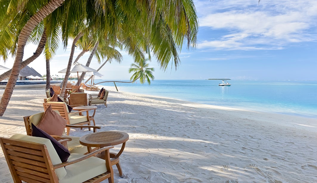 Курортный пляж на Мальдивах